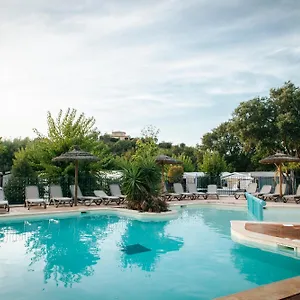 camping-lou-cabasson.fr-provencehotel.com/